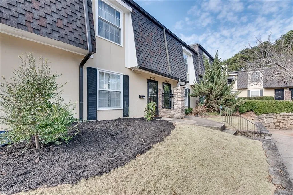 6907 Park Avenue, Atlanta, Georgia 30342, 2 Bedrooms Bedrooms, ,2 BathroomsBathrooms,Residential,Sold,6907 Park Avenue,6994723