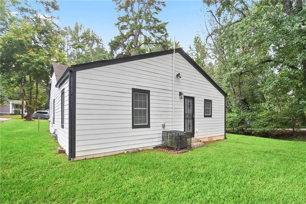 2097 Baker Road Nw, Atlanta, Georgia 30318, 3 Bedrooms Bedrooms, ,1 BathroomBathrooms,Residential,For Sale,2097 Baker Road Nw,7644963