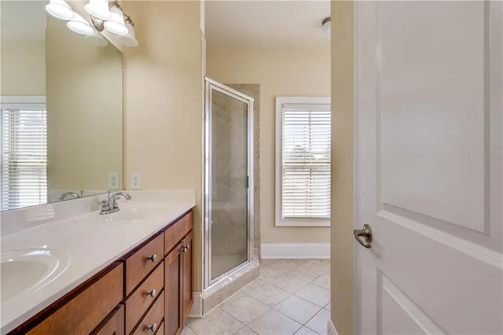 6430 Chariot Street Unit 1, Atlanta, Georgia 30328, 2 Bedrooms Bedrooms, ,2 BathroomsBathrooms,Residential,Sold,6430 Chariot Street Unit 1,5969650