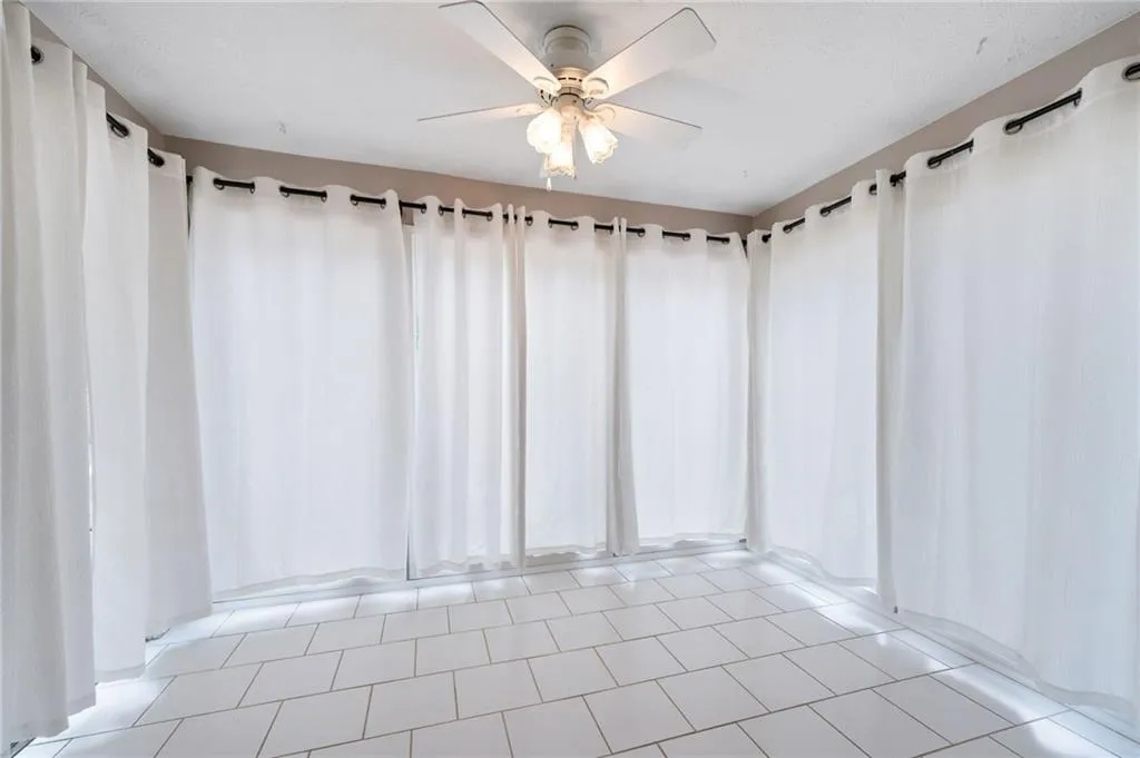 1205 Vicksburg Place, Sandy Springs, Georgia 30350, 2 Bedrooms Bedrooms, ,2 BathroomsBathrooms,Residential,Sold,1205 Vicksburg Place,7083367