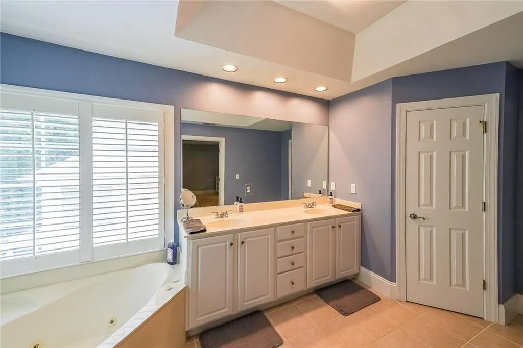100 Wembley Court, Atlanta, Georgia 30328, 5 Bedrooms Bedrooms, ,4 BathroomsBathrooms,Residential,For Sale,100 Wembley Court,7413917