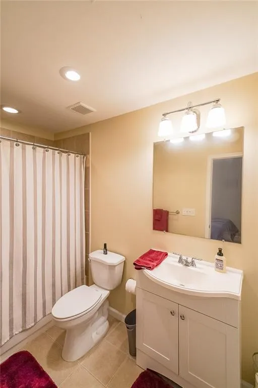 100 Wembley Court, Atlanta, Georgia 30328, 5 Bedrooms Bedrooms, ,4 BathroomsBathrooms,Residential,For Sale,100 Wembley Court,7413917
