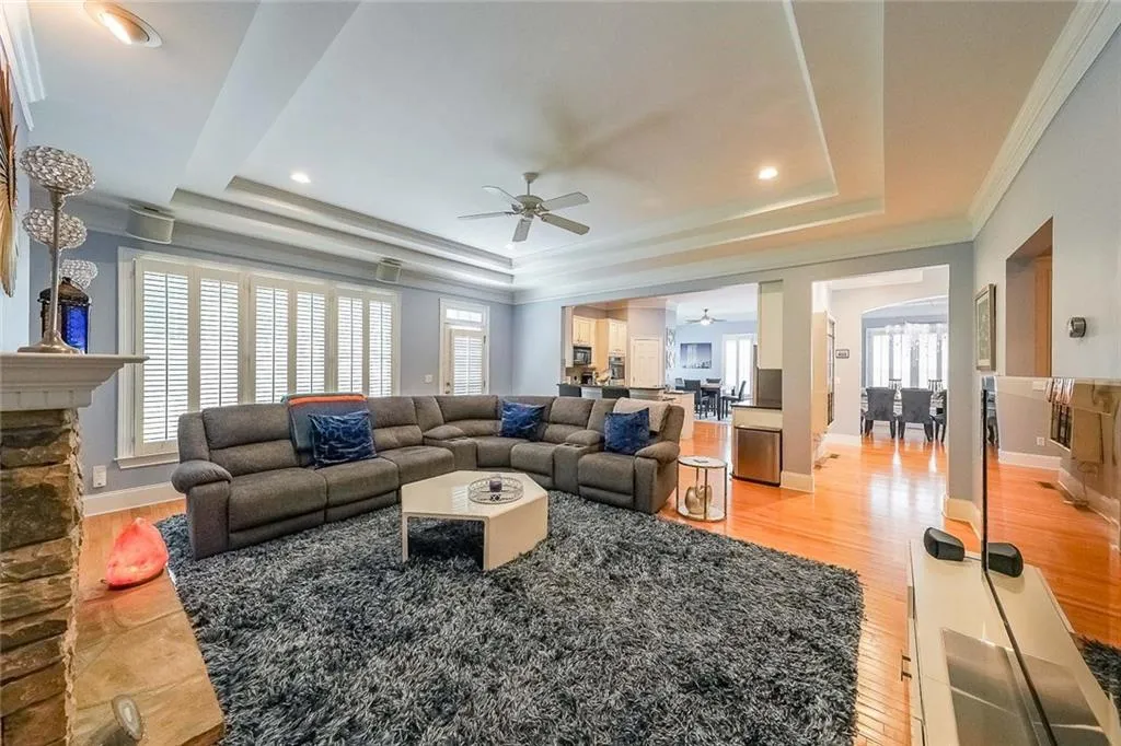 100 Wembley Court, Atlanta, Georgia 30328, 5 Bedrooms Bedrooms, ,4 BathroomsBathrooms,Residential,For Sale,100 Wembley Court,7413917