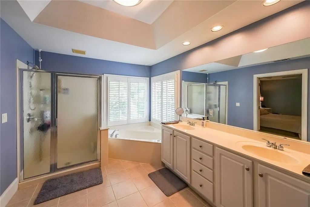100 Wembley Court, Atlanta, Georgia 30328, 5 Bedrooms Bedrooms, ,4 BathroomsBathrooms,Residential,For Sale,100 Wembley Court,7413917