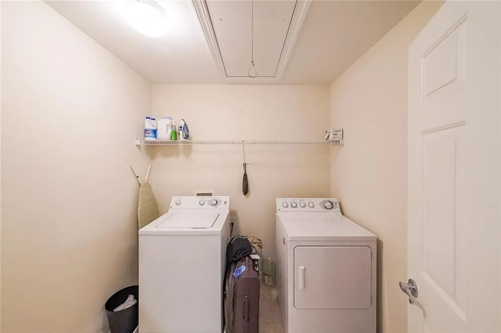 100 Wembley Court, Atlanta, Georgia 30328, 5 Bedrooms Bedrooms, ,4 BathroomsBathrooms,Residential,For Sale,100 Wembley Court,7413917