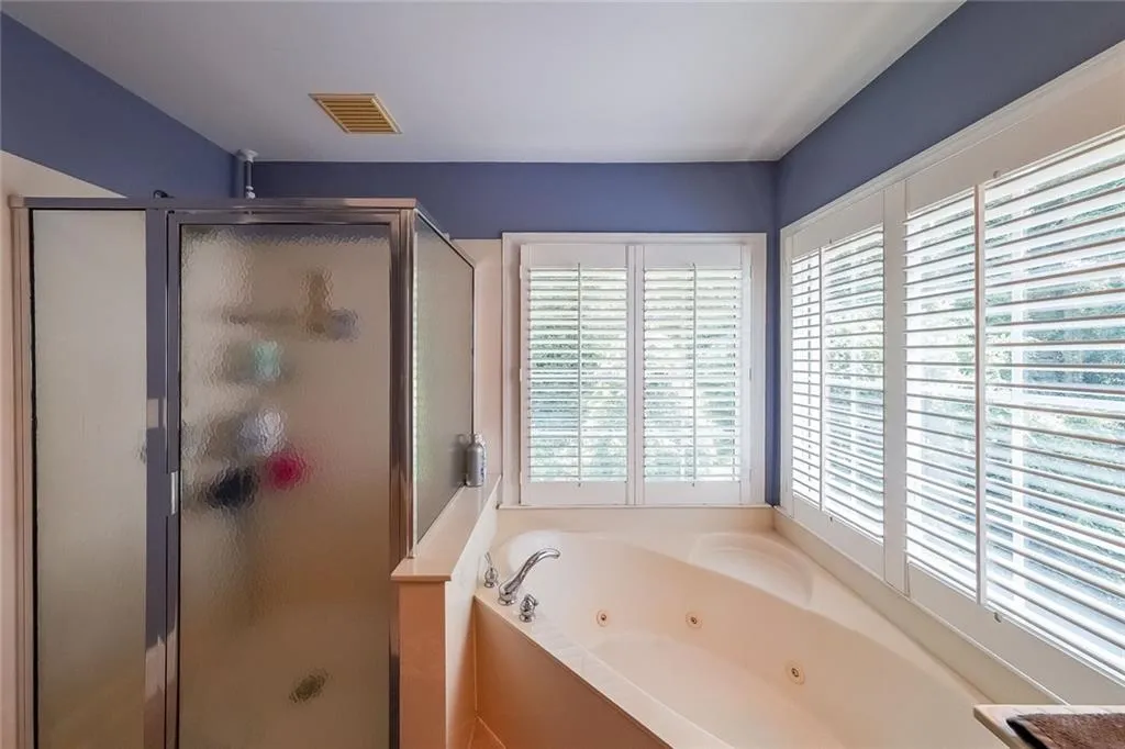 100 Wembley Court, Atlanta, Georgia 30328, 5 Bedrooms Bedrooms, ,4 BathroomsBathrooms,Residential,For Sale,100 Wembley Court,7413917