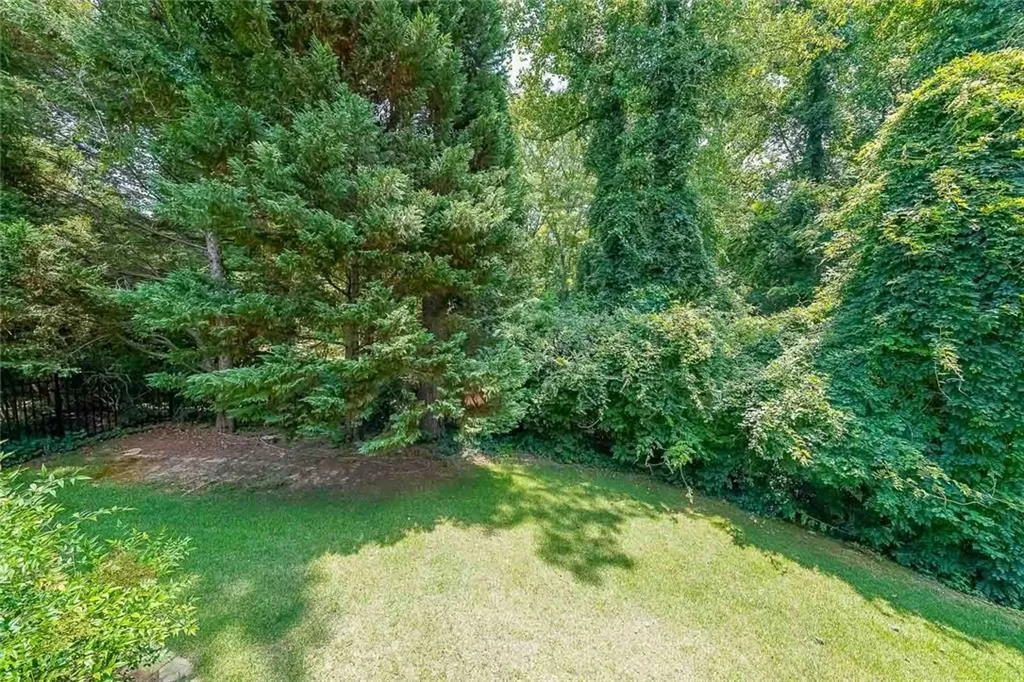 100 Wembley Court, Atlanta, Georgia 30328, 5 Bedrooms Bedrooms, ,4 BathroomsBathrooms,Residential,For Sale,100 Wembley Court,7413917