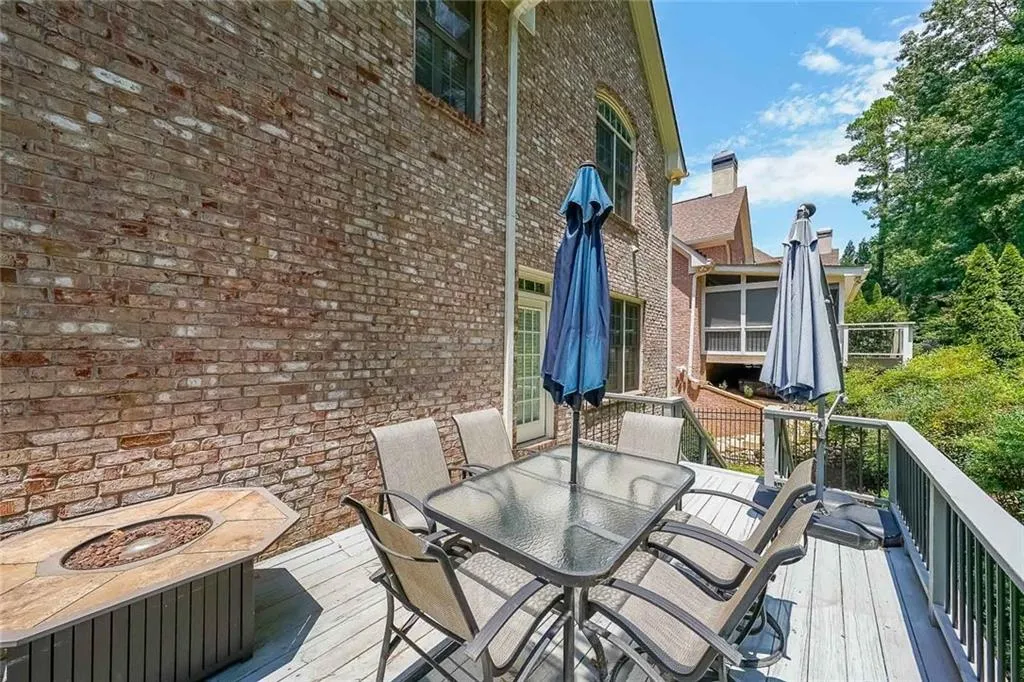 100 Wembley Court, Atlanta, Georgia 30328, 5 Bedrooms Bedrooms, ,4 BathroomsBathrooms,Residential,For Sale,100 Wembley Court,7413917