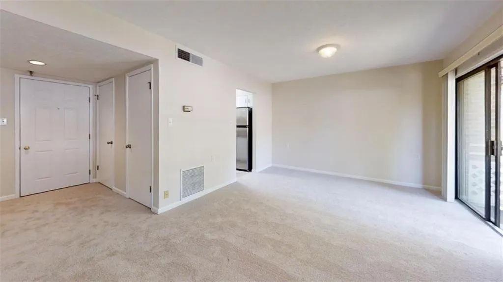 475 Mount Vernon Highway Ne Unit B212, Sandy Springs, Georgia 30328, 1 Bedroom Bedrooms, ,1 BathroomBathrooms,Residential,Sold,475 Mount Vernon Highway Ne Unit B212,6879928
