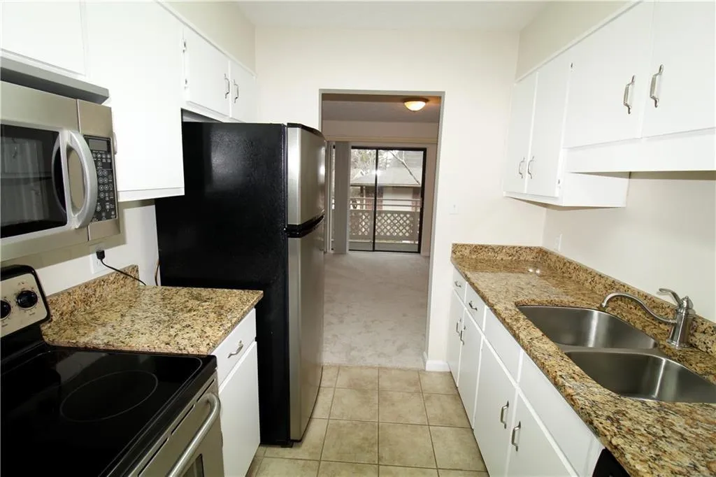 475 Mount Vernon Highway Ne Unit B212, Sandy Springs, Georgia 30328, 1 Bedroom Bedrooms, ,1 BathroomBathrooms,Residential,Sold,475 Mount Vernon Highway Ne Unit B212,6879928