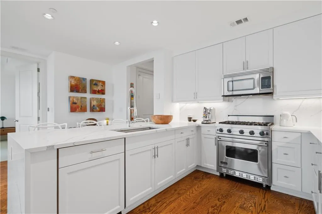3630 Peachtree Road Ne Unit 2309, Atlanta, Georgia 30326, 1 Bedroom Bedrooms, ,1 BathroomBathrooms,Residential,Sold,3630 Peachtree Road Ne Unit 2309,7591031 3630 Peachtree Road Ne Unit 2309, Atlanta, Georgia 30326, 1 Bedroom Bedrooms, ,1 BathroomBathrooms,Residential,Sold,3630 Peachtree Road Ne Unit 2309,7591031