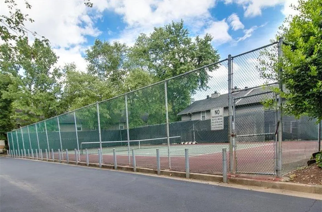 7750 Roswell Road Unit 3d, Atlanta, Georgia 30350, 3 Bedrooms Bedrooms, ,2 BathroomsBathrooms,Residential,Sold,7750 Roswell Road Unit 3d,6061210