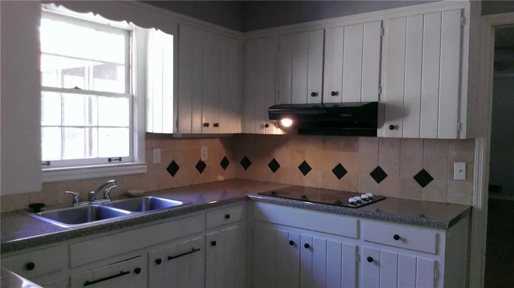 805 Glenairy Drive, Atlanta, Georgia 30328, 3 Bedrooms Bedrooms, ,2 BathroomsBathrooms,Residential,Sold,805 Glenairy Drive,5971528