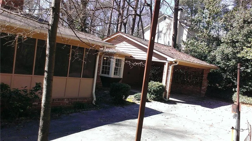 805 Glenairy Drive, Atlanta, Georgia 30328, 3 Bedrooms Bedrooms, ,2 BathroomsBathrooms,Residential,Sold,805 Glenairy Drive,5971528