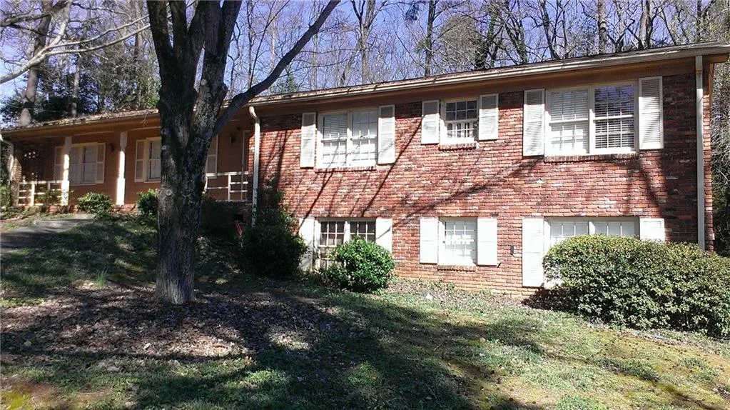 805 Glenairy Drive, Atlanta, Georgia 30328, 3 Bedrooms Bedrooms, ,2 BathroomsBathrooms,Residential,Sold,805 Glenairy Drive,5971528