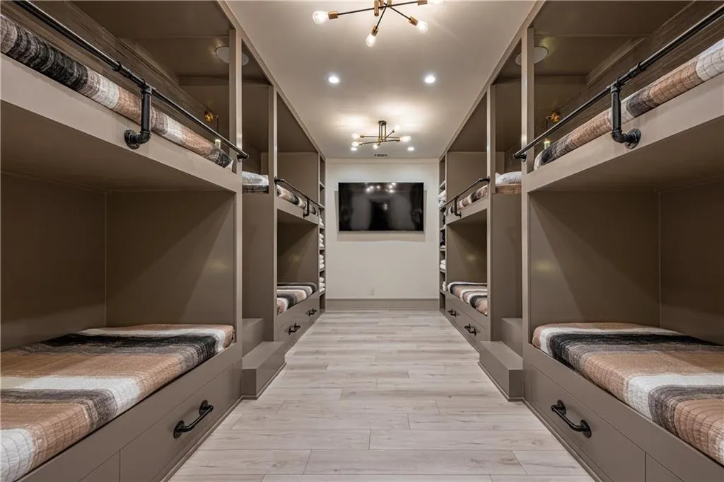 1090 Kingston Drive, Sandy Springs, Georgia 30342, 6 Bedrooms Bedrooms, ,6 BathroomsBathrooms,Residential,Sold,1090 Kingston Drive,7145530 1090 Kingston Drive, Sandy Springs, Georgia 30342, 6 Bedrooms Bedrooms, ,6 BathroomsBathrooms,Residential,Sold,1090 Kingston Drive,7145530