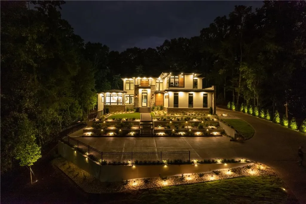 1090 Kingston Drive, Sandy Springs, Georgia 30342, 6 Bedrooms Bedrooms, ,6 BathroomsBathrooms,Residential,Sold,1090 Kingston Drive,7145530 1090 Kingston Drive, Sandy Springs, Georgia 30342, 6 Bedrooms Bedrooms, ,6 BathroomsBathrooms,Residential,Sold,1090 Kingston Drive,7145530