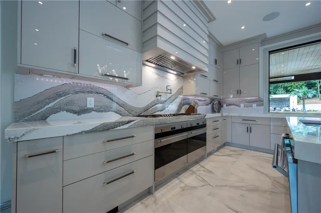 1090 Kingston Drive, Sandy Springs, Georgia 30342, 6 Bedrooms Bedrooms, ,6 BathroomsBathrooms,Residential,Sold,1090 Kingston Drive,7145530 1090 Kingston Drive, Sandy Springs, Georgia 30342, 6 Bedrooms Bedrooms, ,6 BathroomsBathrooms,Residential,Sold,1090 Kingston Drive,7145530