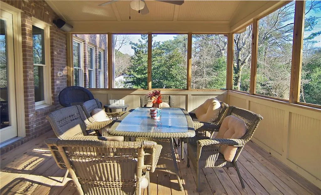 397 Carriage Drive, Atlanta, Georgia 30328, 6 Bedrooms Bedrooms, ,5 BathroomsBathrooms,Residential,Sold,397 Carriage Drive,5635836