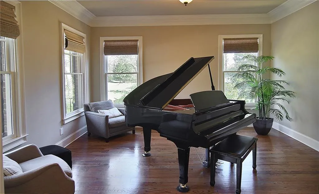 397 Carriage Drive, Atlanta, Georgia 30328, 6 Bedrooms Bedrooms, ,5 BathroomsBathrooms,Residential,Sold,397 Carriage Drive,5635836