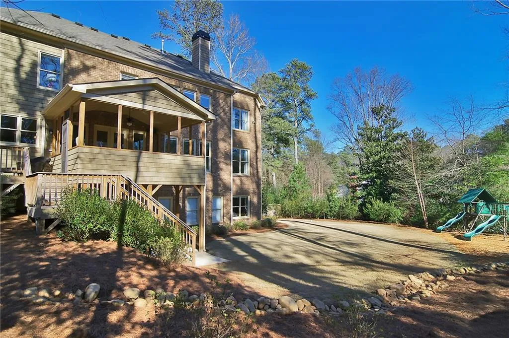 397 Carriage Drive, Atlanta, Georgia 30328, 6 Bedrooms Bedrooms, ,5 BathroomsBathrooms,Residential,Sold,397 Carriage Drive,5635836
