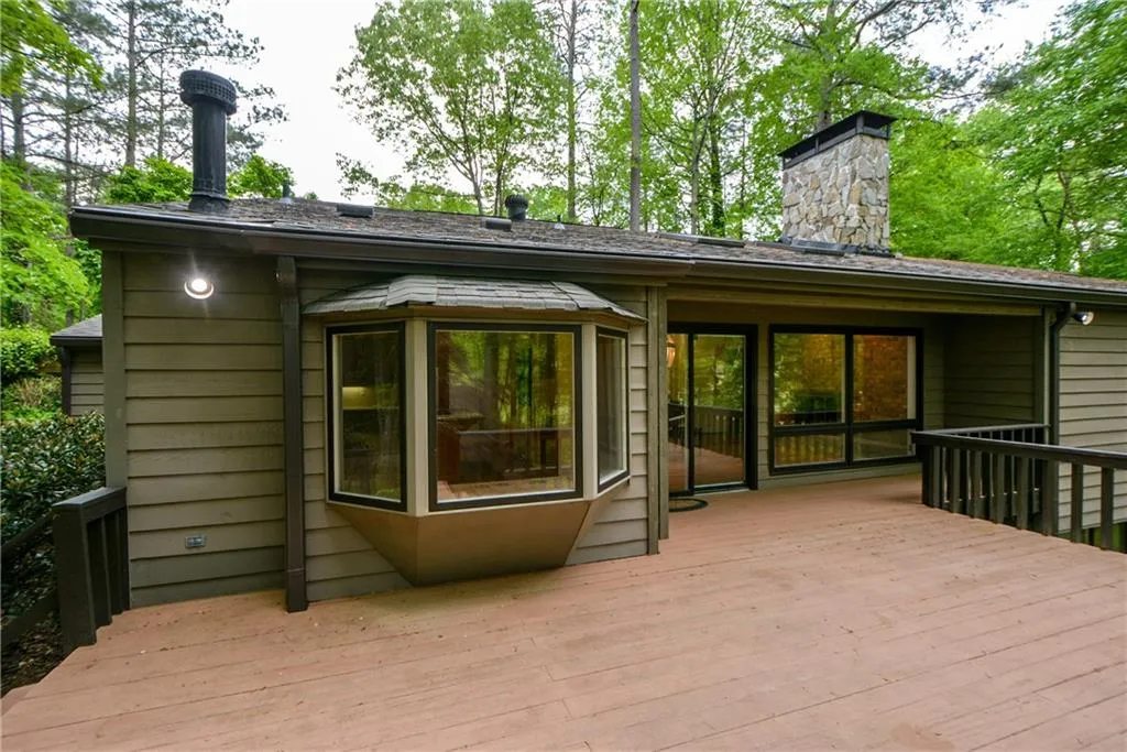 9870 Huntcliff Trace, Sandy Springs, Georgia 30350, 4 Bedrooms Bedrooms, ,3 BathroomsBathrooms,Residential,Sold,9870 Huntcliff Trace,6543194