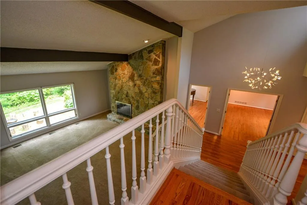 9870 Huntcliff Trace, Sandy Springs, Georgia 30350, 4 Bedrooms Bedrooms, ,3 BathroomsBathrooms,Residential,Sold,9870 Huntcliff Trace,6543194