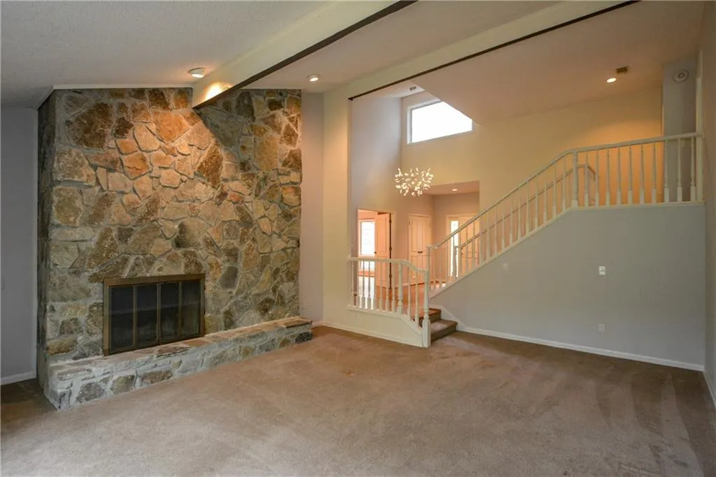 9870 Huntcliff Trace, Sandy Springs, Georgia 30350, 4 Bedrooms Bedrooms, ,3 BathroomsBathrooms,Residential,Sold,9870 Huntcliff Trace,6543194