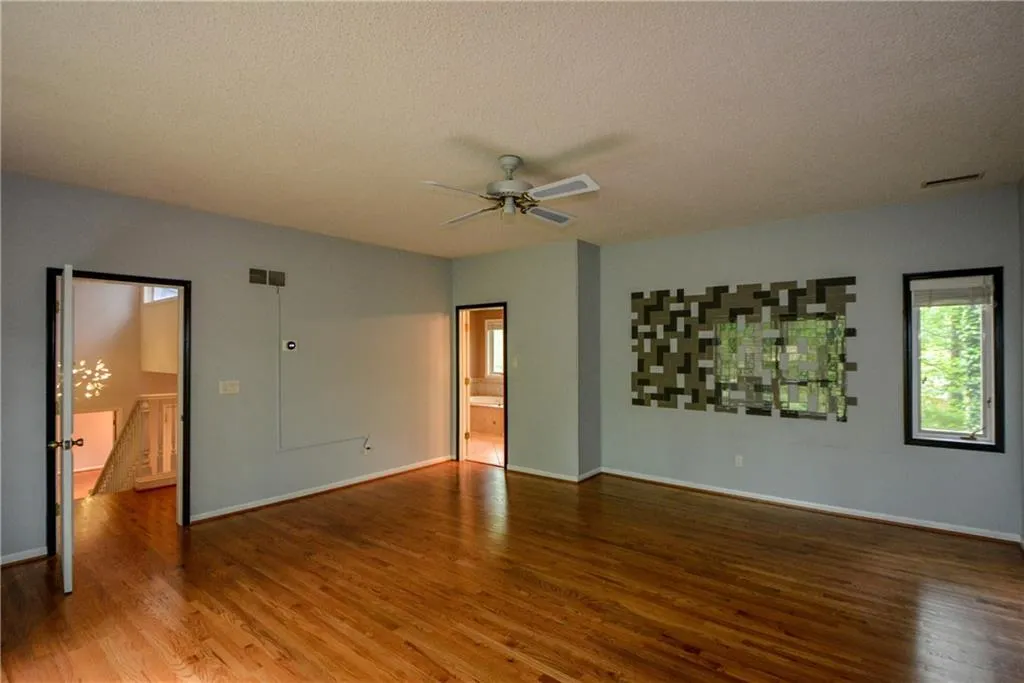 9870 Huntcliff Trace, Sandy Springs, Georgia 30350, 4 Bedrooms Bedrooms, ,3 BathroomsBathrooms,Residential,Sold,9870 Huntcliff Trace,6543194