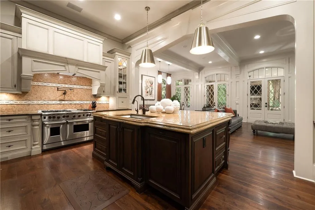 4136 N Stratford Road Ne, Atlanta, Georgia 30342, 6 Bedrooms Bedrooms, ,7 BathroomsBathrooms,Residential,For Sale,4136 N Stratford Road Ne,7627296