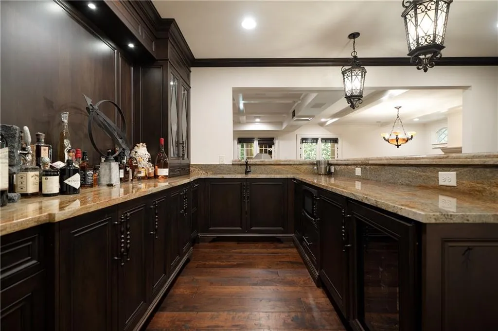 4136 N Stratford Road Ne, Atlanta, Georgia 30342, 6 Bedrooms Bedrooms, ,7 BathroomsBathrooms,Residential,For Sale,4136 N Stratford Road Ne,7627296