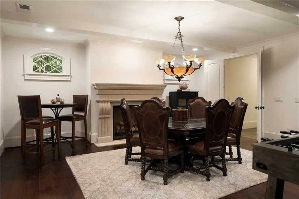 4136 N Stratford Road Ne, Atlanta, Georgia 30342, 6 Bedrooms Bedrooms, ,7 BathroomsBathrooms,Residential,For Sale,4136 N Stratford Road Ne,7627296