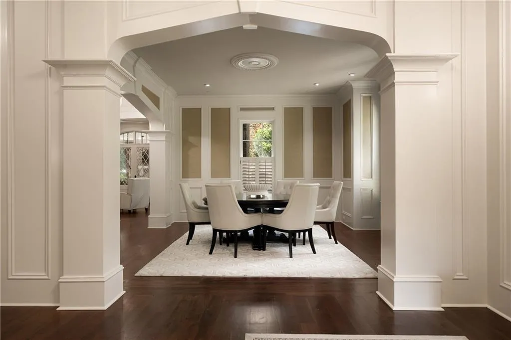 4136 N Stratford Road Ne, Atlanta, Georgia 30342, 6 Bedrooms Bedrooms, ,7 BathroomsBathrooms,Residential,For Sale,4136 N Stratford Road Ne,7627296