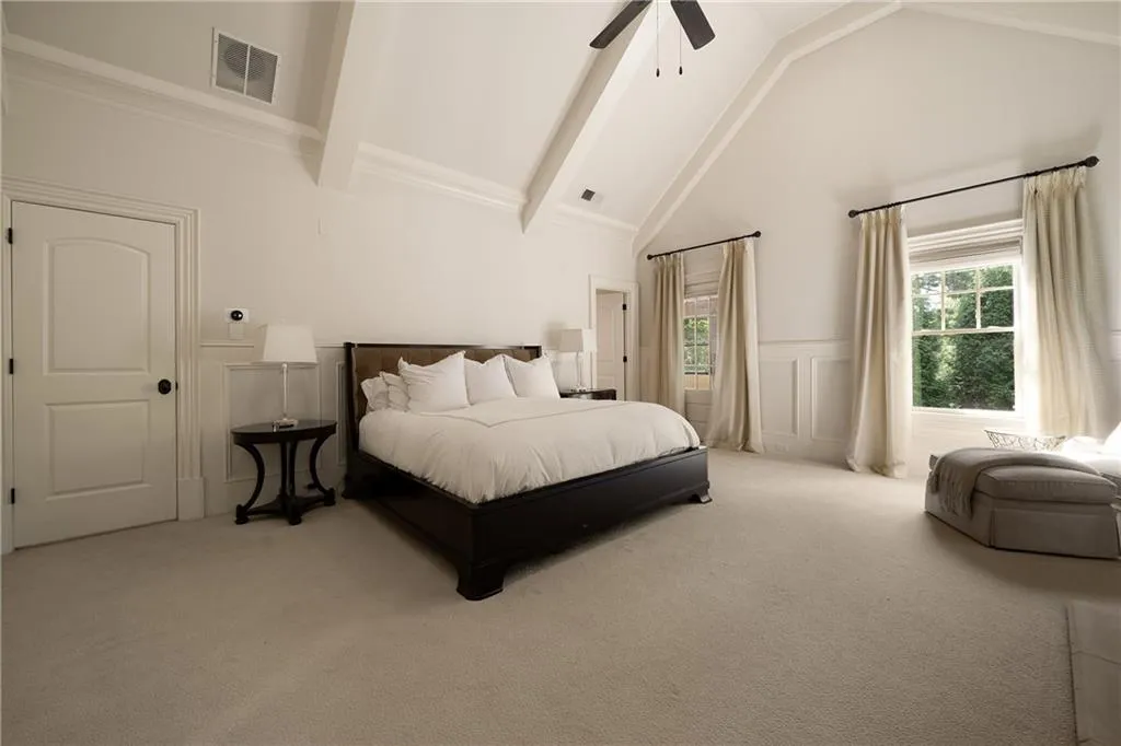 4136 N Stratford Road Ne, Atlanta, Georgia 30342, 6 Bedrooms Bedrooms, ,7 BathroomsBathrooms,Residential,For Sale,4136 N Stratford Road Ne,7627296