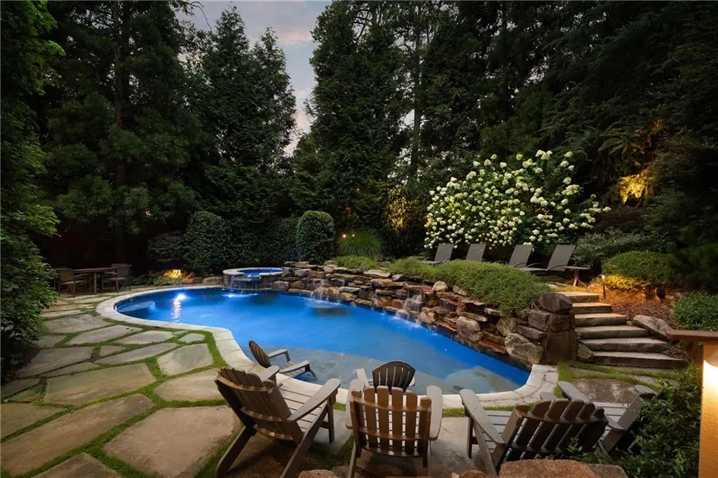 4136 N Stratford Road Ne, Atlanta, Georgia 30342, 6 Bedrooms Bedrooms, ,7 BathroomsBathrooms,Residential,For Sale,4136 N Stratford Road Ne,7627296