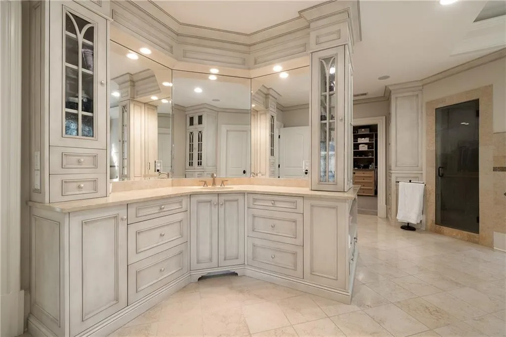 4136 N Stratford Road Ne, Atlanta, Georgia 30342, 6 Bedrooms Bedrooms, ,7 BathroomsBathrooms,Residential,For Sale,4136 N Stratford Road Ne,7627296