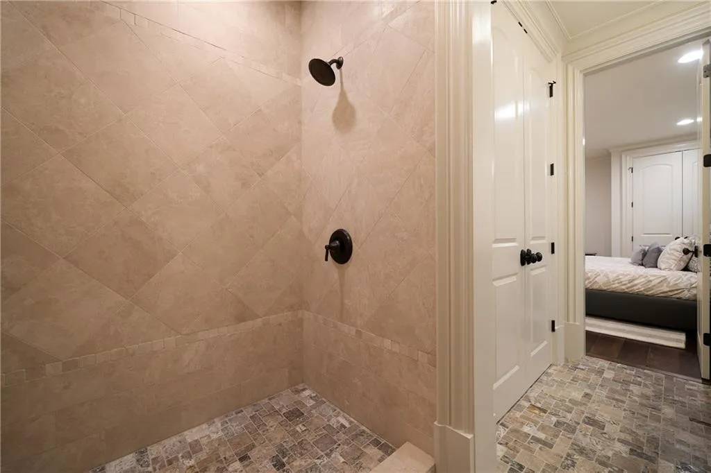 4136 N Stratford Road Ne, Atlanta, Georgia 30342, 6 Bedrooms Bedrooms, ,7 BathroomsBathrooms,Residential,For Sale,4136 N Stratford Road Ne,7627296