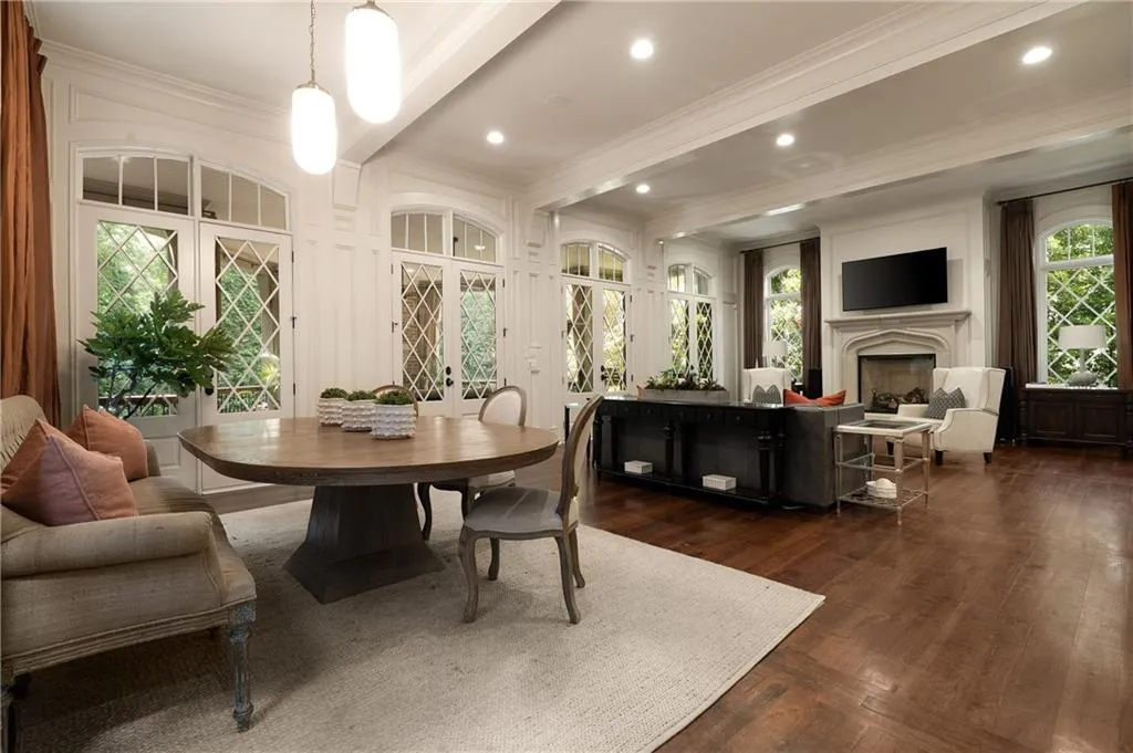 4136 N Stratford Road Ne, Atlanta, Georgia 30342, 6 Bedrooms Bedrooms, ,7 BathroomsBathrooms,Residential,For Sale,4136 N Stratford Road Ne,7627296