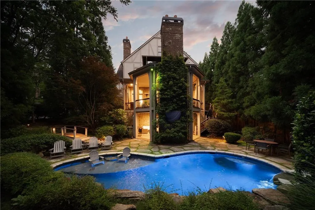 4136 N Stratford Road Ne, Atlanta, Georgia 30342, 6 Bedrooms Bedrooms, ,7 BathroomsBathrooms,Residential,For Sale,4136 N Stratford Road Ne,7627296