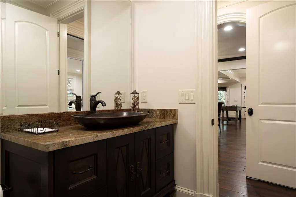 4136 N Stratford Road Ne, Atlanta, Georgia 30342, 6 Bedrooms Bedrooms, ,7 BathroomsBathrooms,Residential,For Sale,4136 N Stratford Road Ne,7627296
