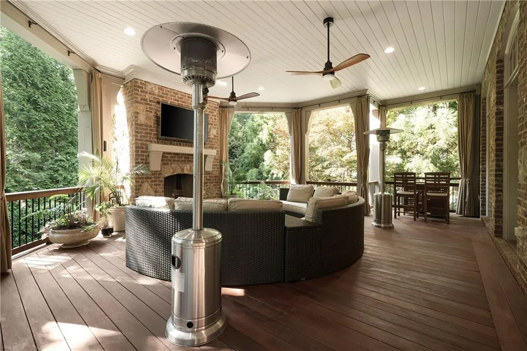 4136 N Stratford Road Ne, Atlanta, Georgia 30342, 6 Bedrooms Bedrooms, ,7 BathroomsBathrooms,Residential,For Sale,4136 N Stratford Road Ne,7627296