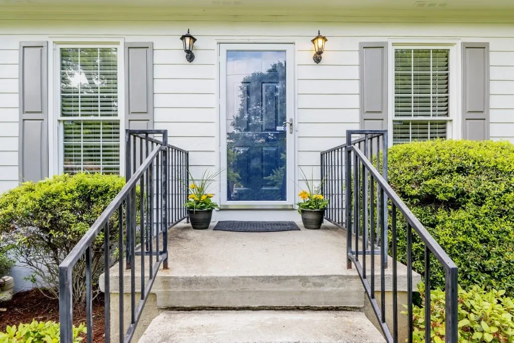 3233 W Shadowlawn Avenue Ne, Atlanta, Georgia 30305, 3 Bedrooms Bedrooms, ,3 BathroomsBathrooms,Residential,Sold,3233 W Shadowlawn Avenue Ne,5839983