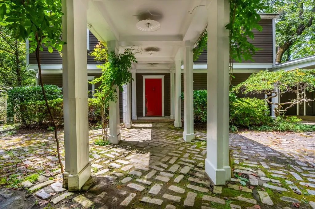 4765 Jett Road, Atlanta, Georgia 30327, 5 Bedrooms Bedrooms, ,4 BathroomsBathrooms,Residential,For Sale,4765 Jett Road,7629481