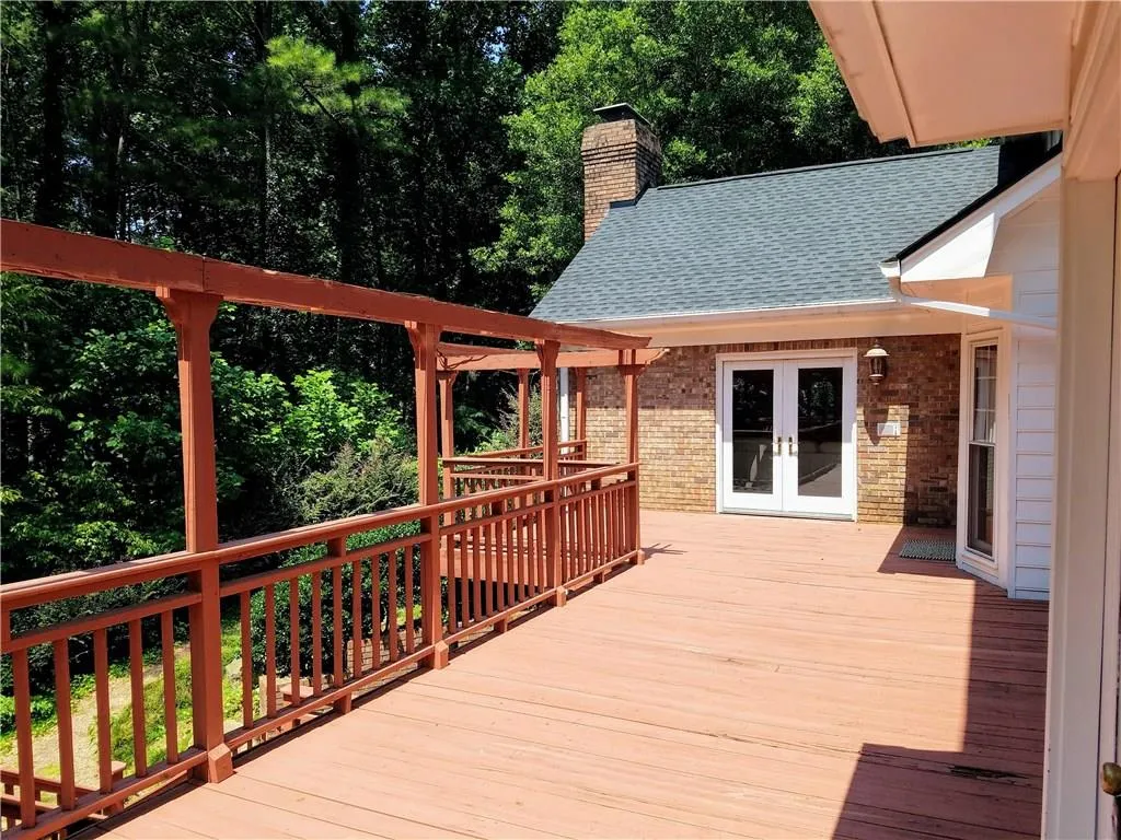 7420 Crompton Court N, Atlanta, Georgia 30350, 6 Bedrooms Bedrooms, ,5 BathroomsBathrooms,Residential,Sold,7420 Crompton Court N,5882694