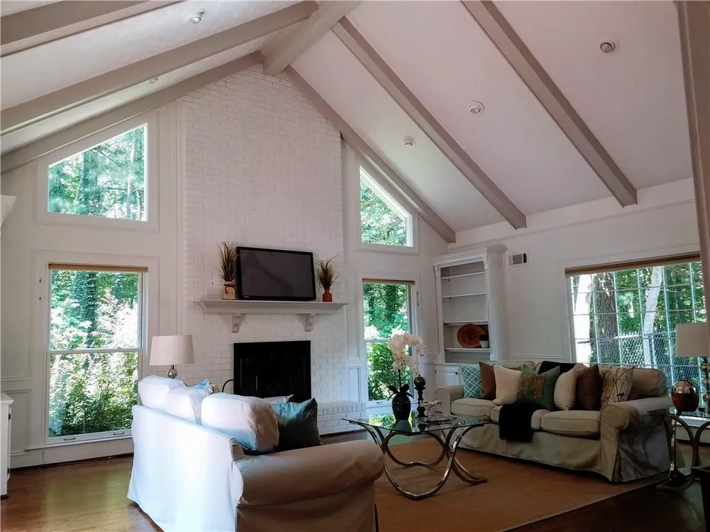 7420 Crompton Court N, Atlanta, Georgia 30350, 6 Bedrooms Bedrooms, ,5 BathroomsBathrooms,Residential,Sold,7420 Crompton Court N,5882694