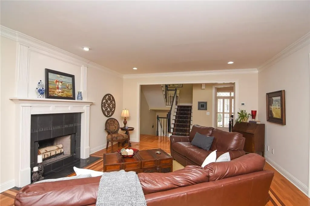 935 Roberts Landing Cove, Sandy Springs, Georgia 30350, 4 Bedrooms Bedrooms, ,3 BathroomsBathrooms,Residential,Sold,935 Roberts Landing Cove,5974539