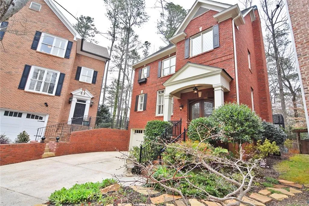 935 Roberts Landing Cove, Sandy Springs, Georgia 30350, 4 Bedrooms Bedrooms, ,3 BathroomsBathrooms,Residential,Sold,935 Roberts Landing Cove,5974539