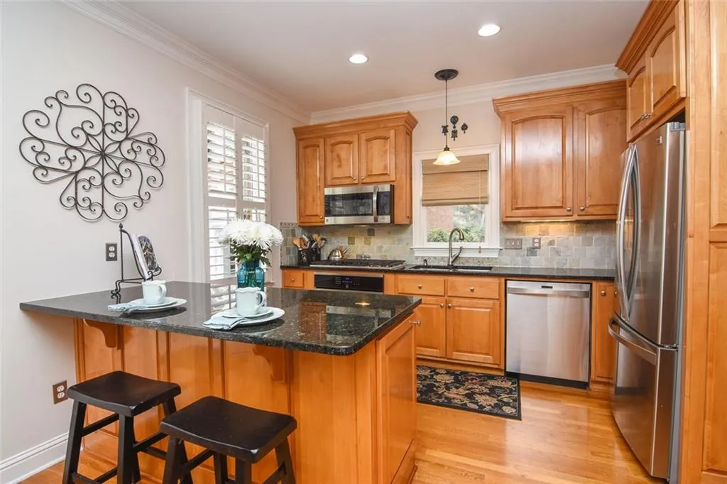 935 Roberts Landing Cove, Sandy Springs, Georgia 30350, 4 Bedrooms Bedrooms, ,3 BathroomsBathrooms,Residential,Sold,935 Roberts Landing Cove,5974539
