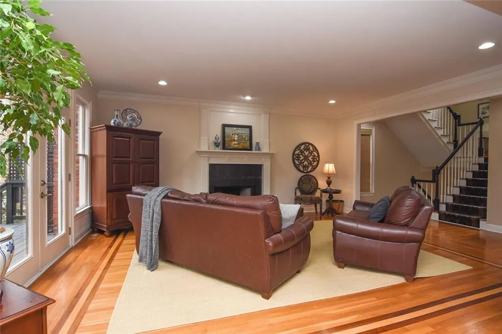 935 Roberts Landing Cove, Sandy Springs, Georgia 30350, 4 Bedrooms Bedrooms, ,3 BathroomsBathrooms,Residential,Sold,935 Roberts Landing Cove,5974539