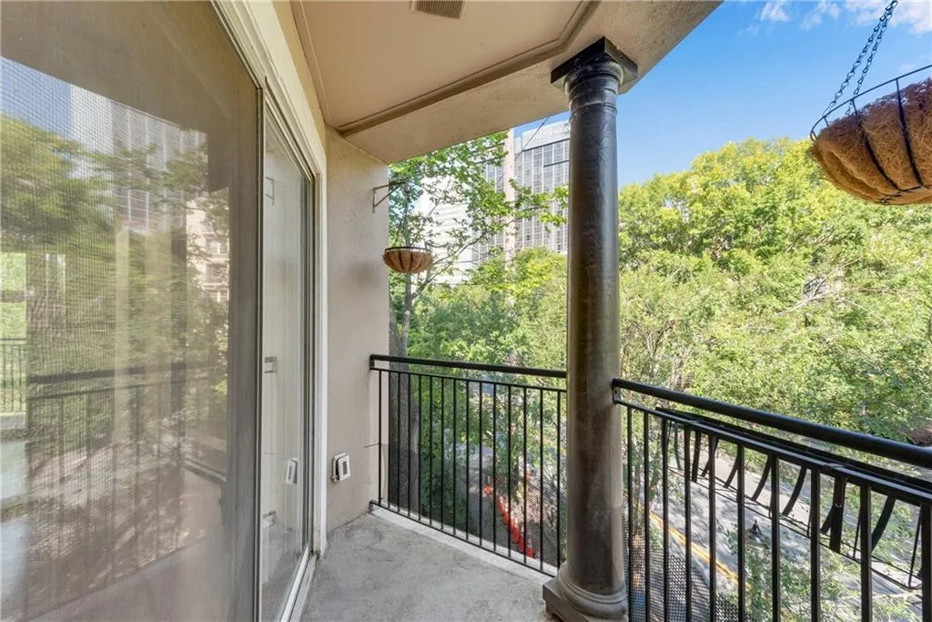 209 14th Street Ne Unit 307, Atlanta, Georgia 30309, 2 Bedrooms Bedrooms, 0 ,2 BathroomsBathrooms,Residential,For Sale,209 14th Street Ne Unit 307,7831134